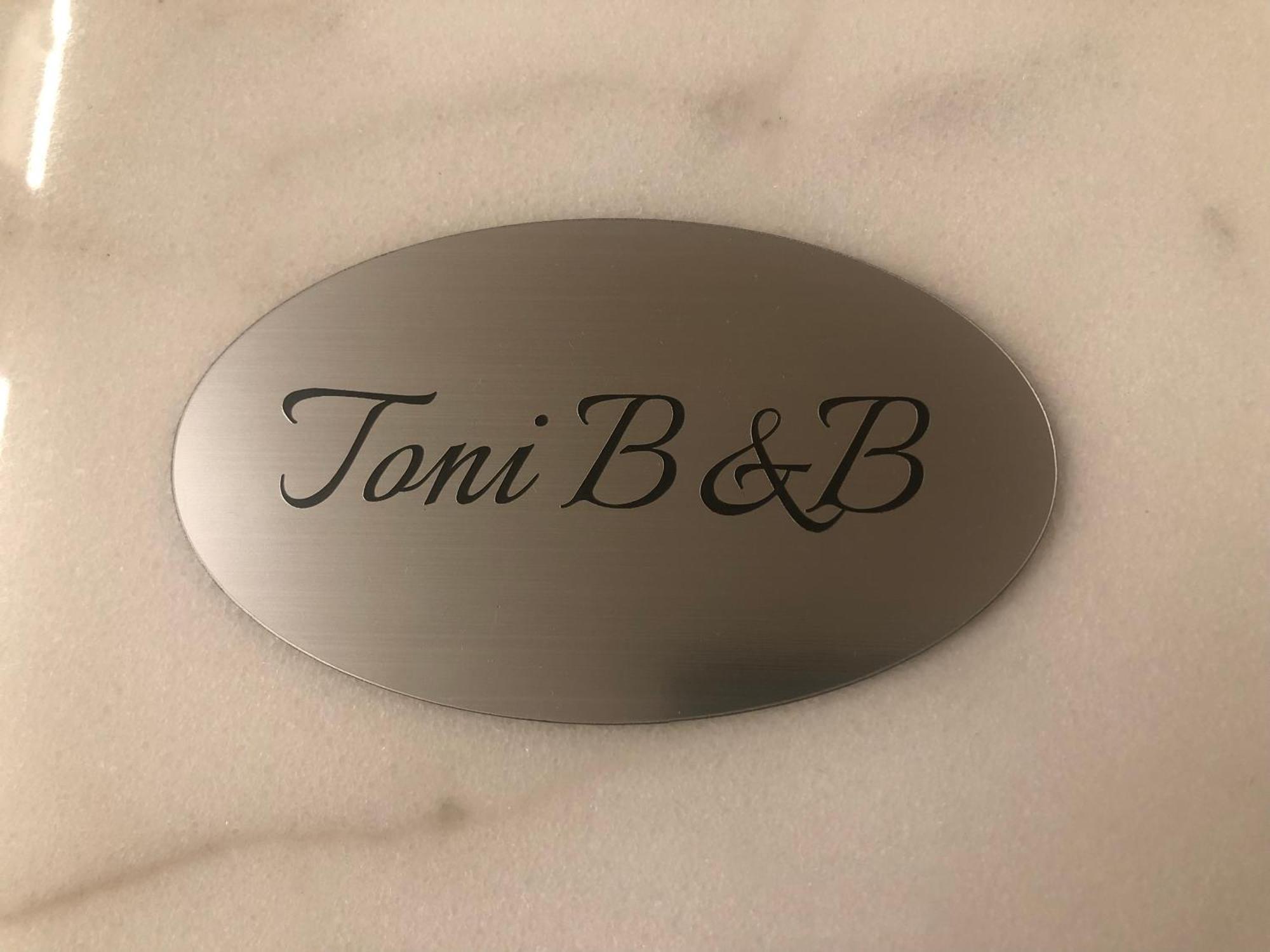Tonib&B — Photos 1